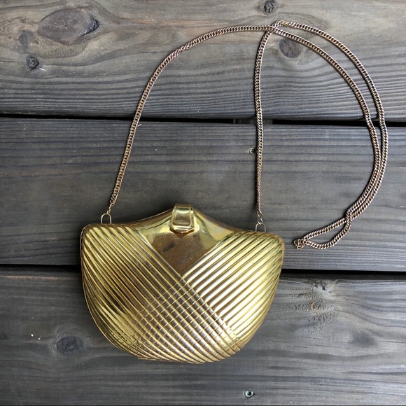 B.G. Street Handbags - 🥳HP💕Vintage 80’s B.G. Street shell purse